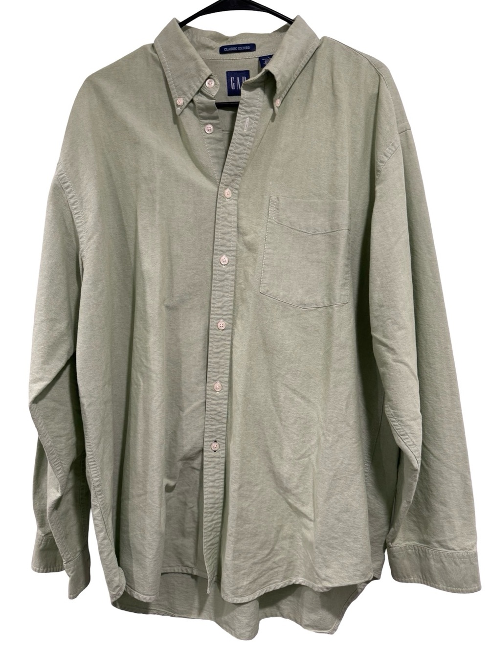 GAP Men's Button-Down Oxford Shirt